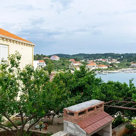 Ivan 아파트 룸바르다