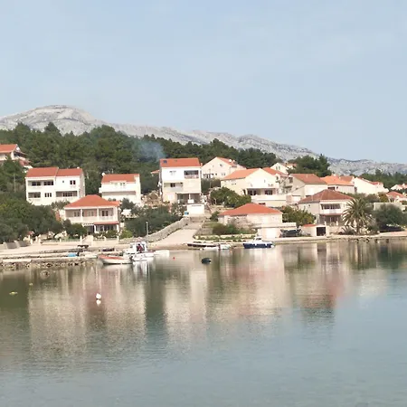 公寓 Ivan 鲁巴达